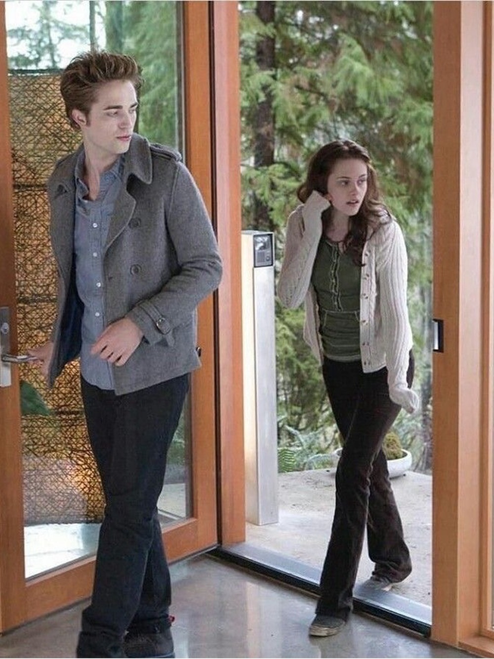 Y2K Bella Swan Abercrombie & Fitch Cream Cable Knit Cardigan